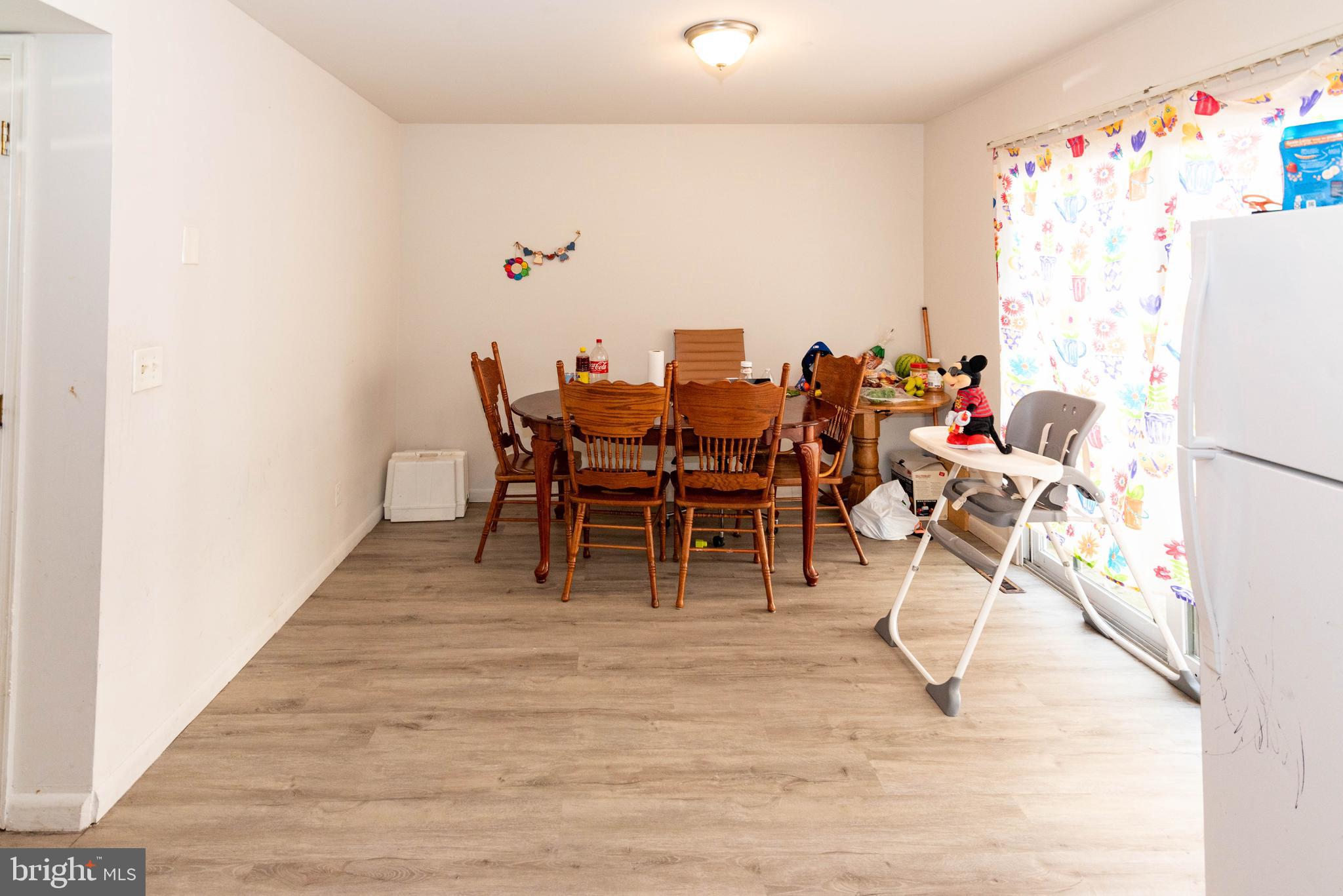 HARFORD SQUARE - Residential