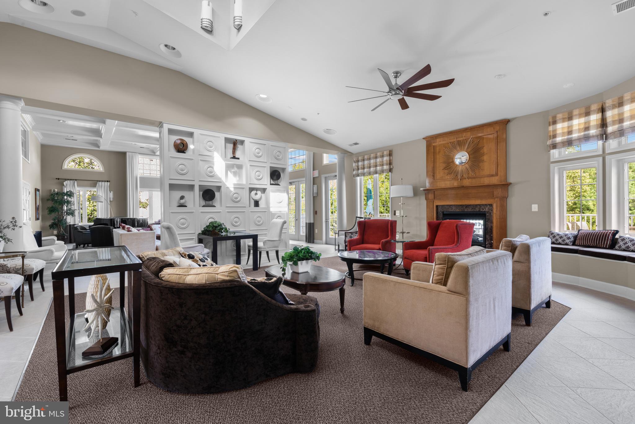 FOUR SEASONS - Residential