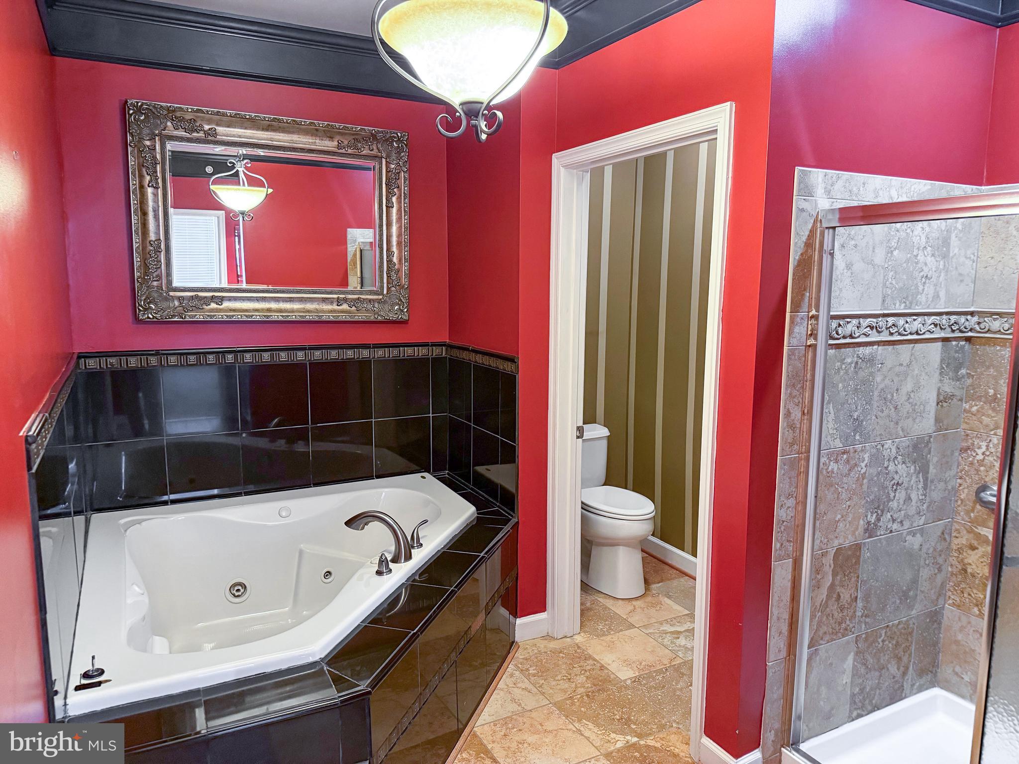 FOUR SEASONS - Residential