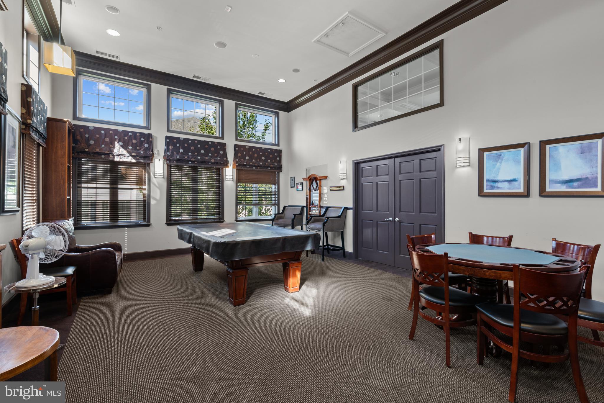 FOUR SEASONS - Residential