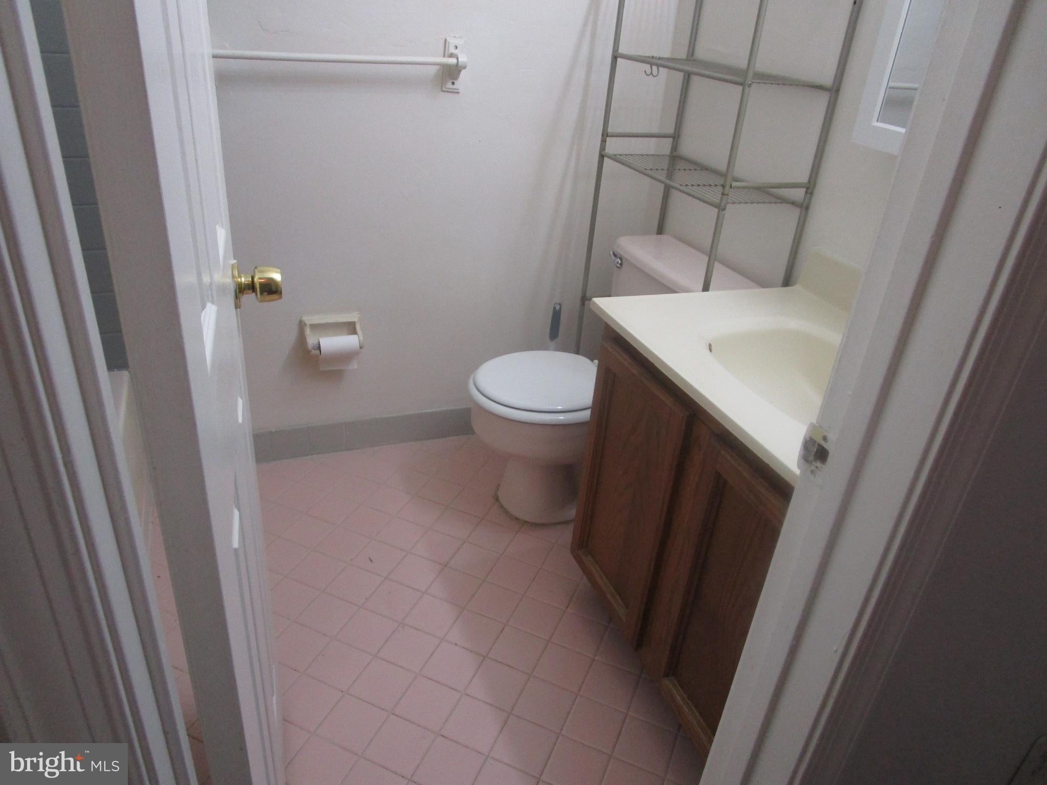 44 S S. LANSDOWNE AVE. AVENUE 202