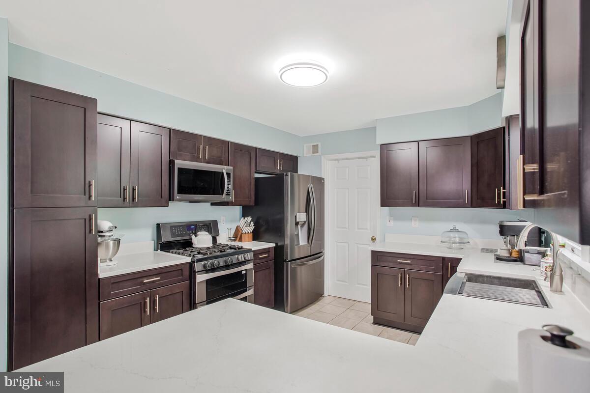 TALL OAKS CROSSING - Residential