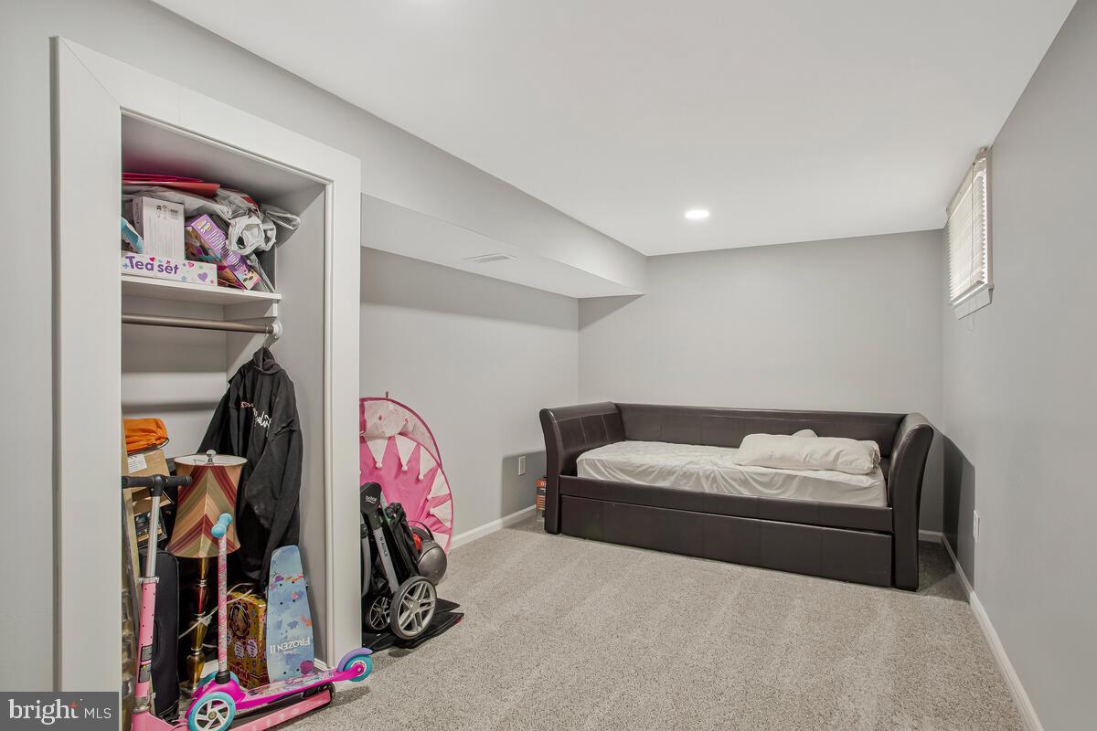 TALL OAKS CROSSING - Residential