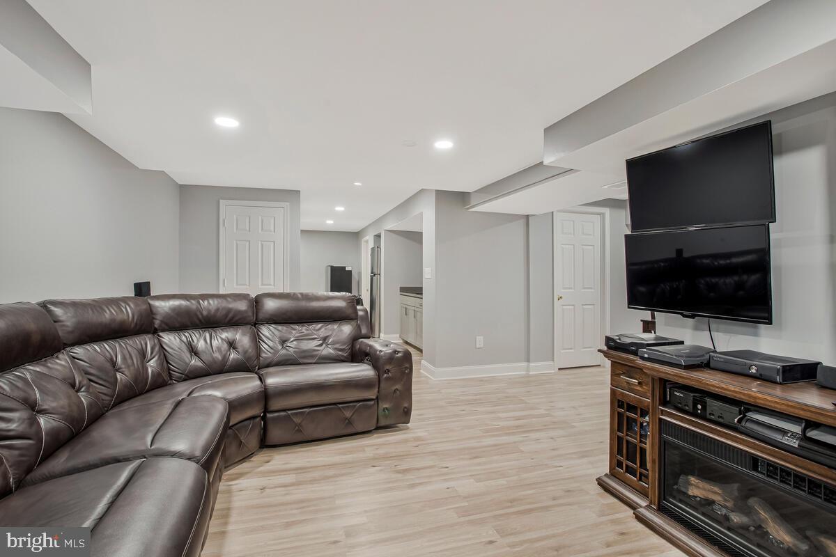 TALL OAKS CROSSING - Residential