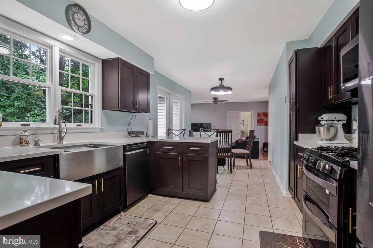 TALL OAKS CROSSING - Residential