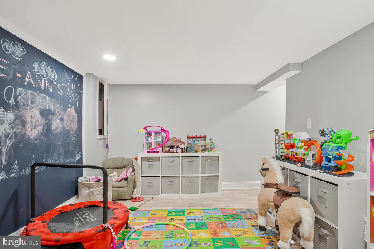 TALL OAKS CROSSING - Residential