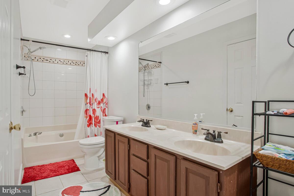 TALL OAKS CROSSING - Residential