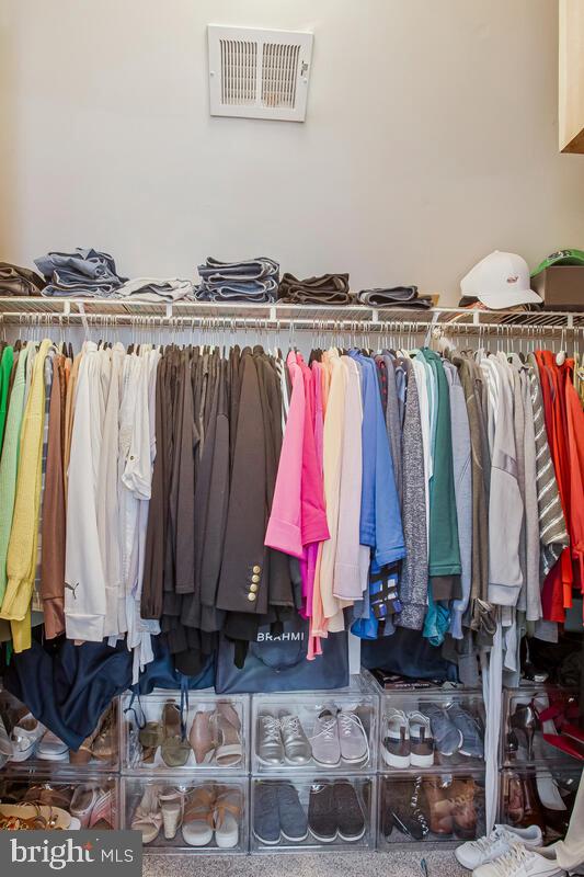 TALL OAKS CROSSING - Residential