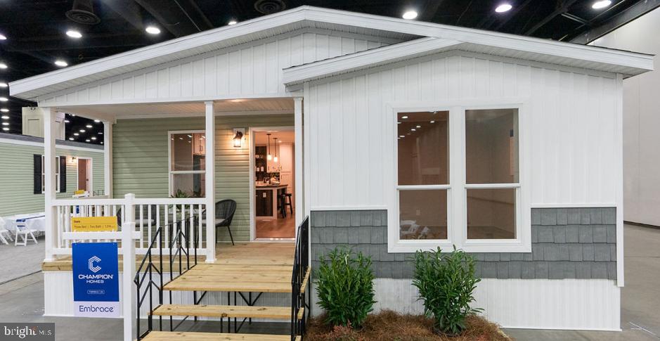 CHESTNUT POINT ESTATES & MARINA - Residential