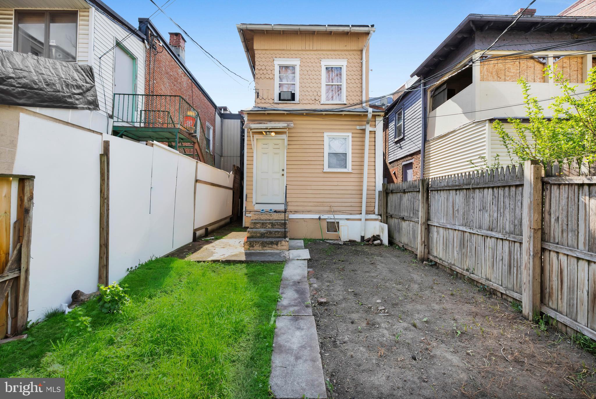 135 N 8TH STREET