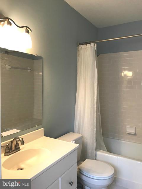 ARCH HALL - Residential Lease