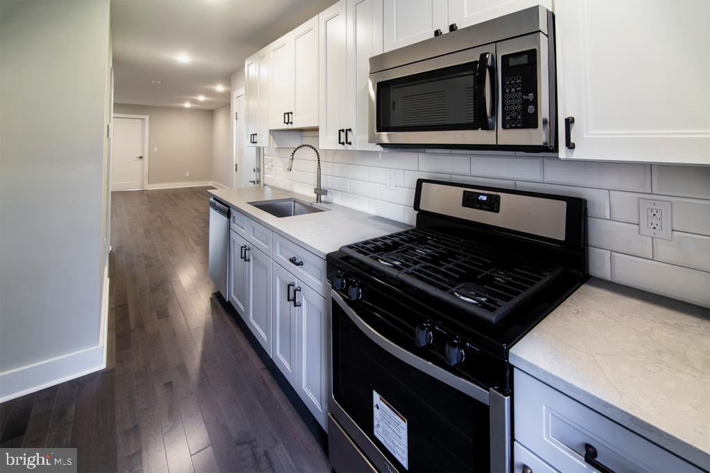 UNIVERSITY CITY - Residential Lease