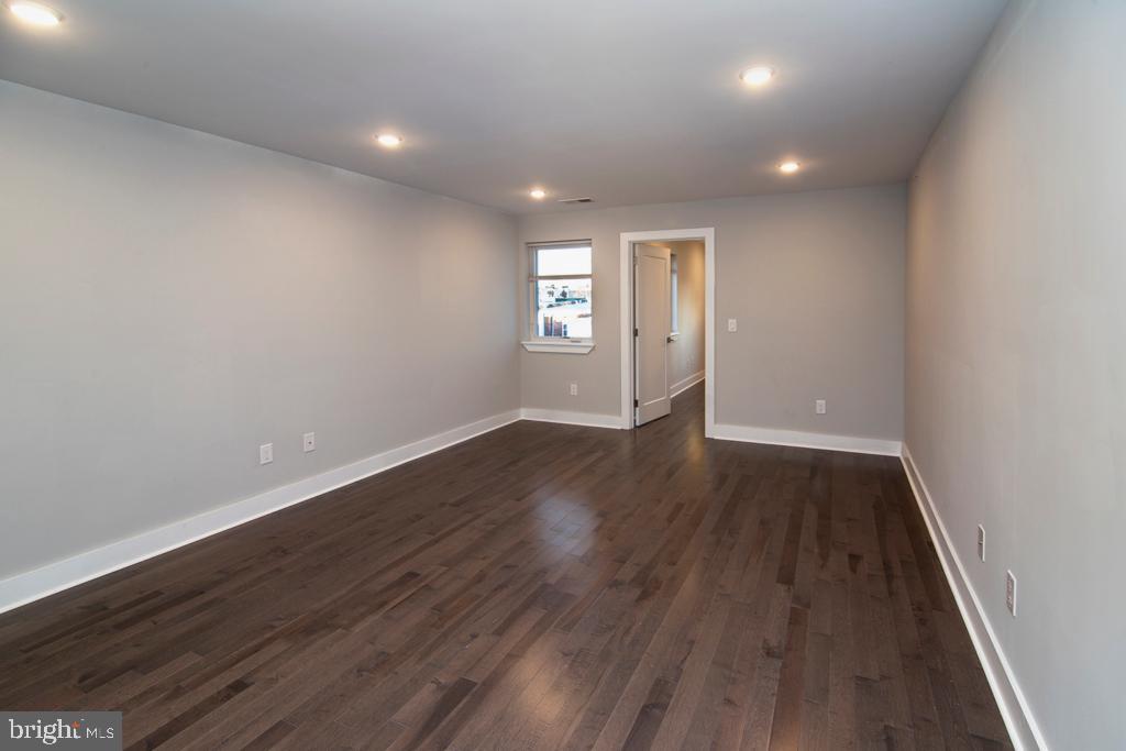 UNIVERSITY CITY - Residential Lease