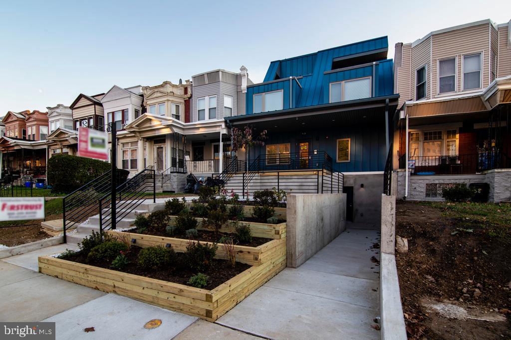 UNIVERSITY CITY - Residential Lease