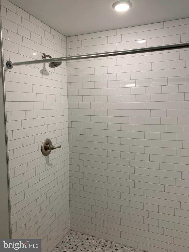 UNIVERSITY CITY - Residential Lease