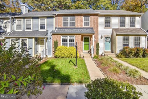Photo of 8898 STONEBROOK LN, COLUMBIA, MD 21046 (MLS # MDHW2022112)