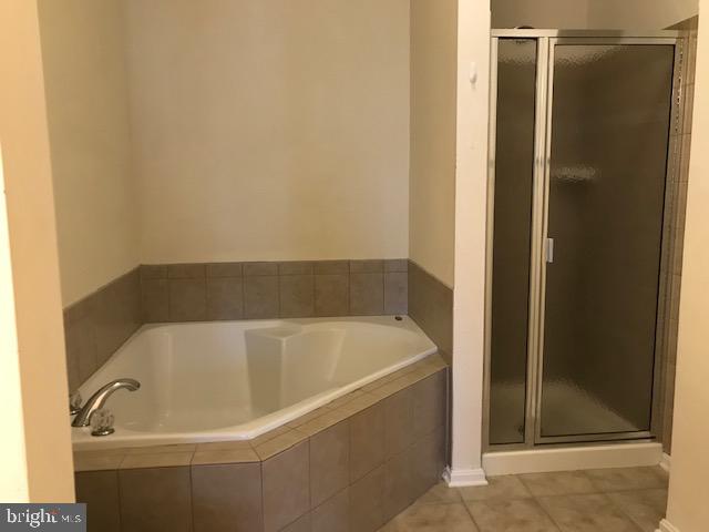 WESTBRIAR PLAZA - Residential Lease