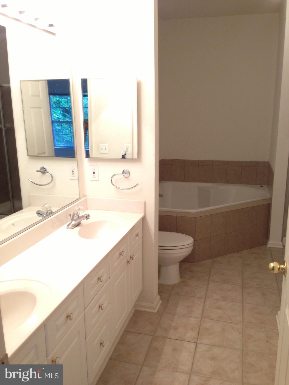 WESTBRIAR PLAZA - Residential Lease