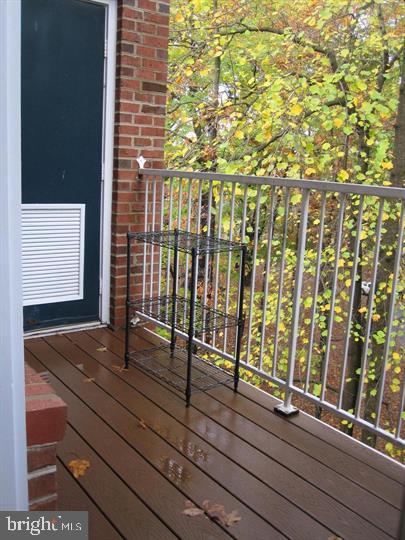 WESTBRIAR PLAZA - Residential Lease