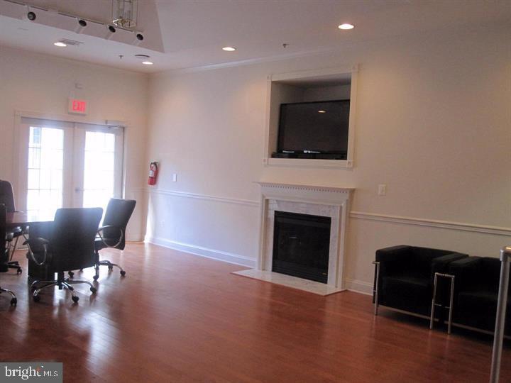 WESTBRIAR PLAZA - Residential Lease