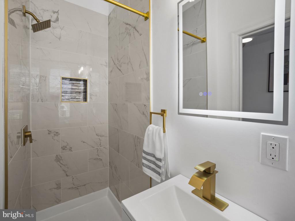 PENN NORTH - Residential