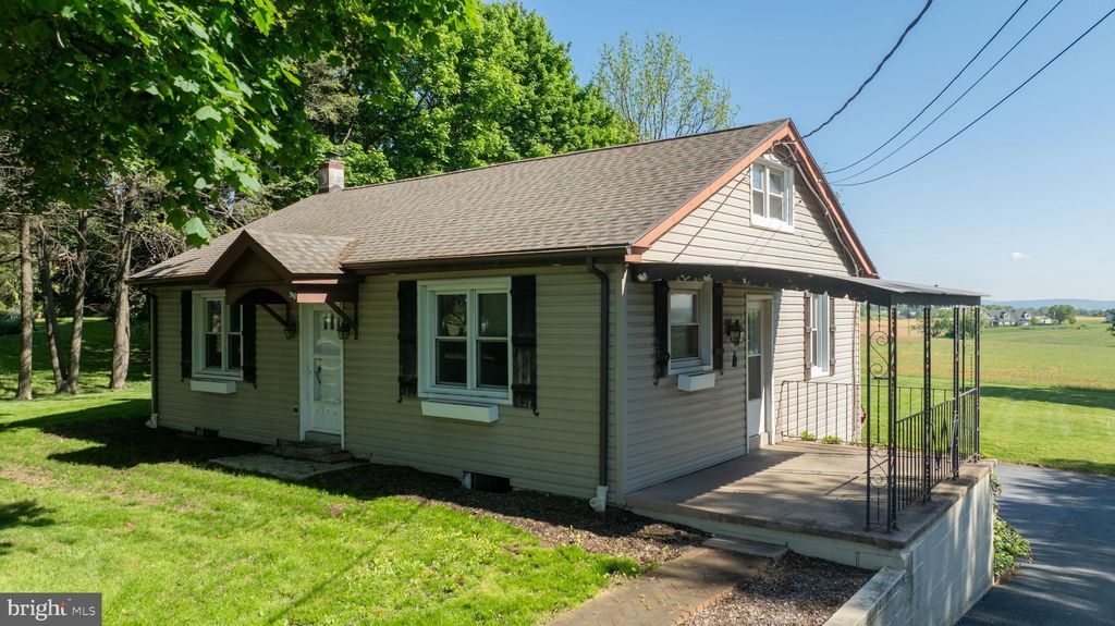 Photo of 1141 E Newport Road, LITITZ, PA 17543 (MLS # PALA2069652)