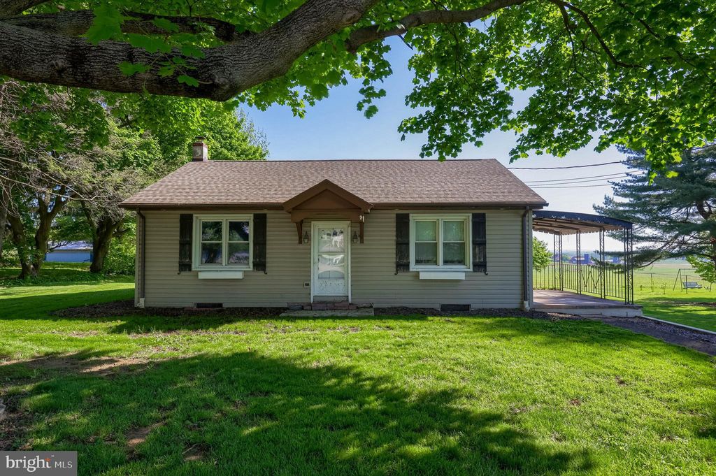 Photo of 1141 E Newport Road, LITITZ, PA 17543 (MLS # PALA2069652)