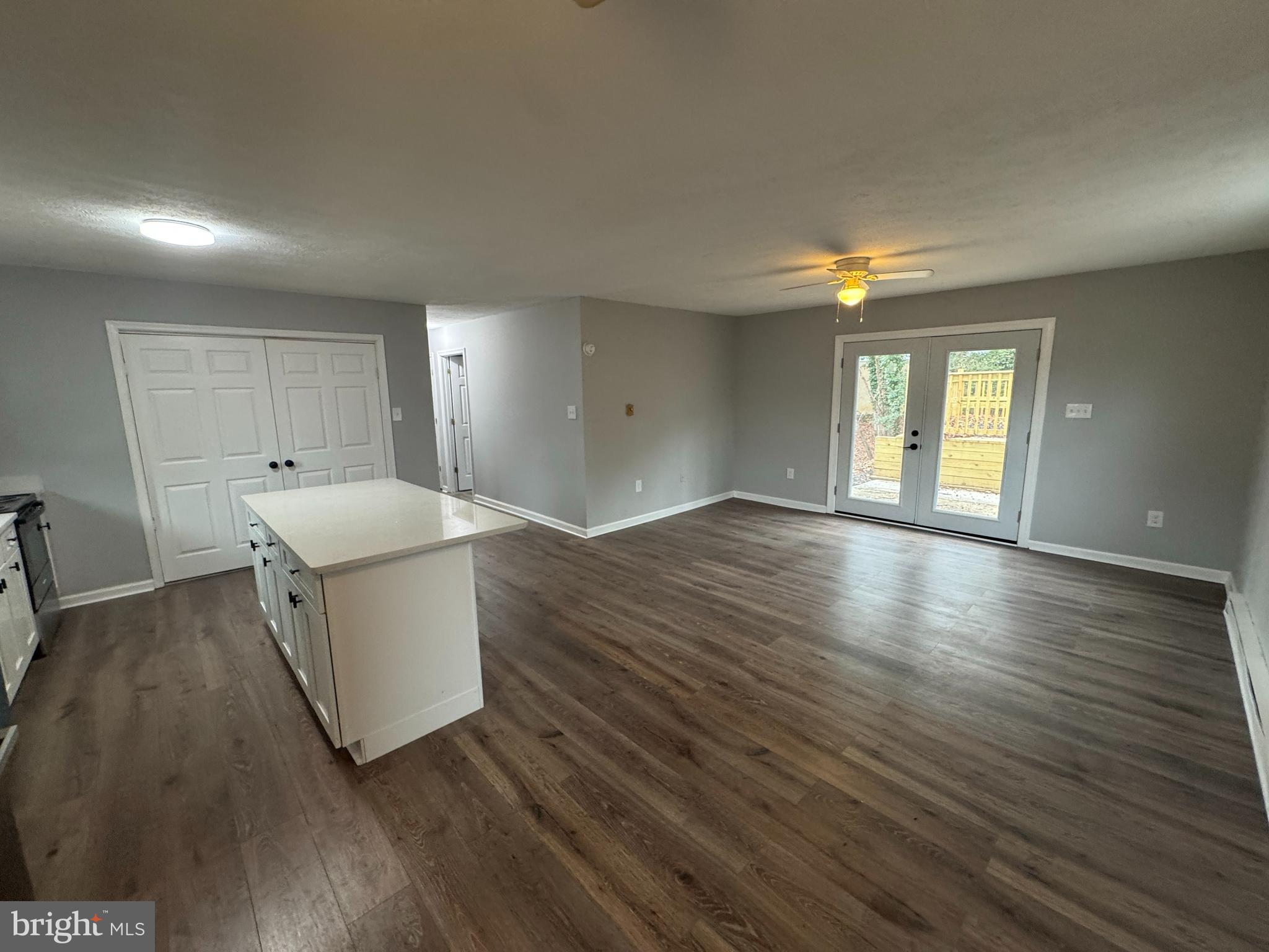 WHITE SANDS - Residential