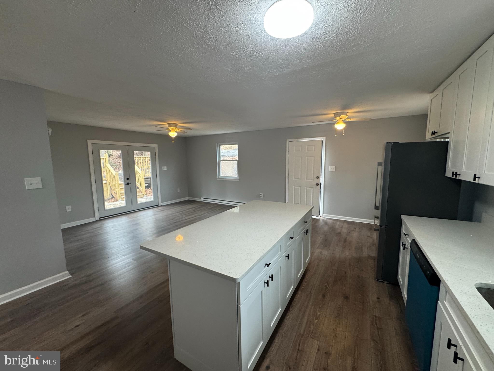 WHITE SANDS - Residential