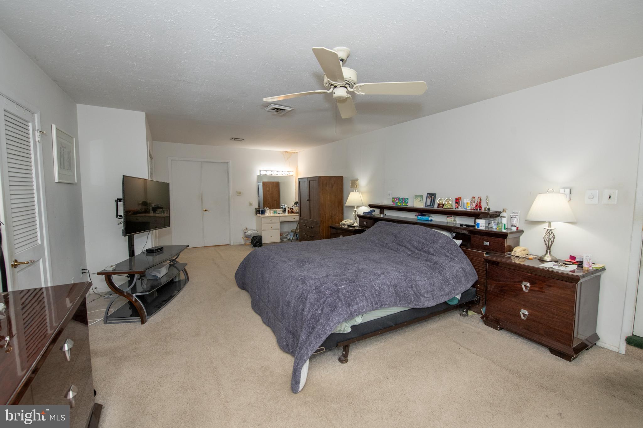 JUSTA FARMS - Residential