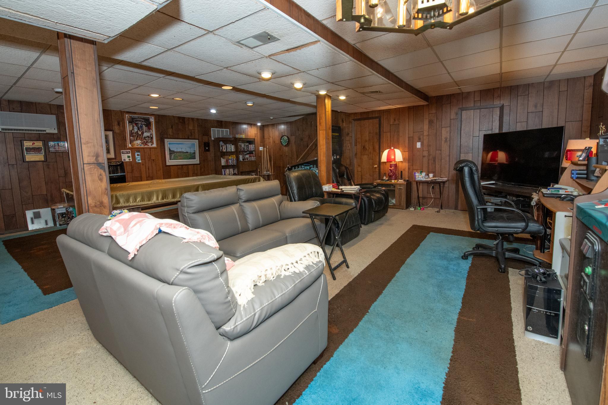 JUSTA FARMS - Residential