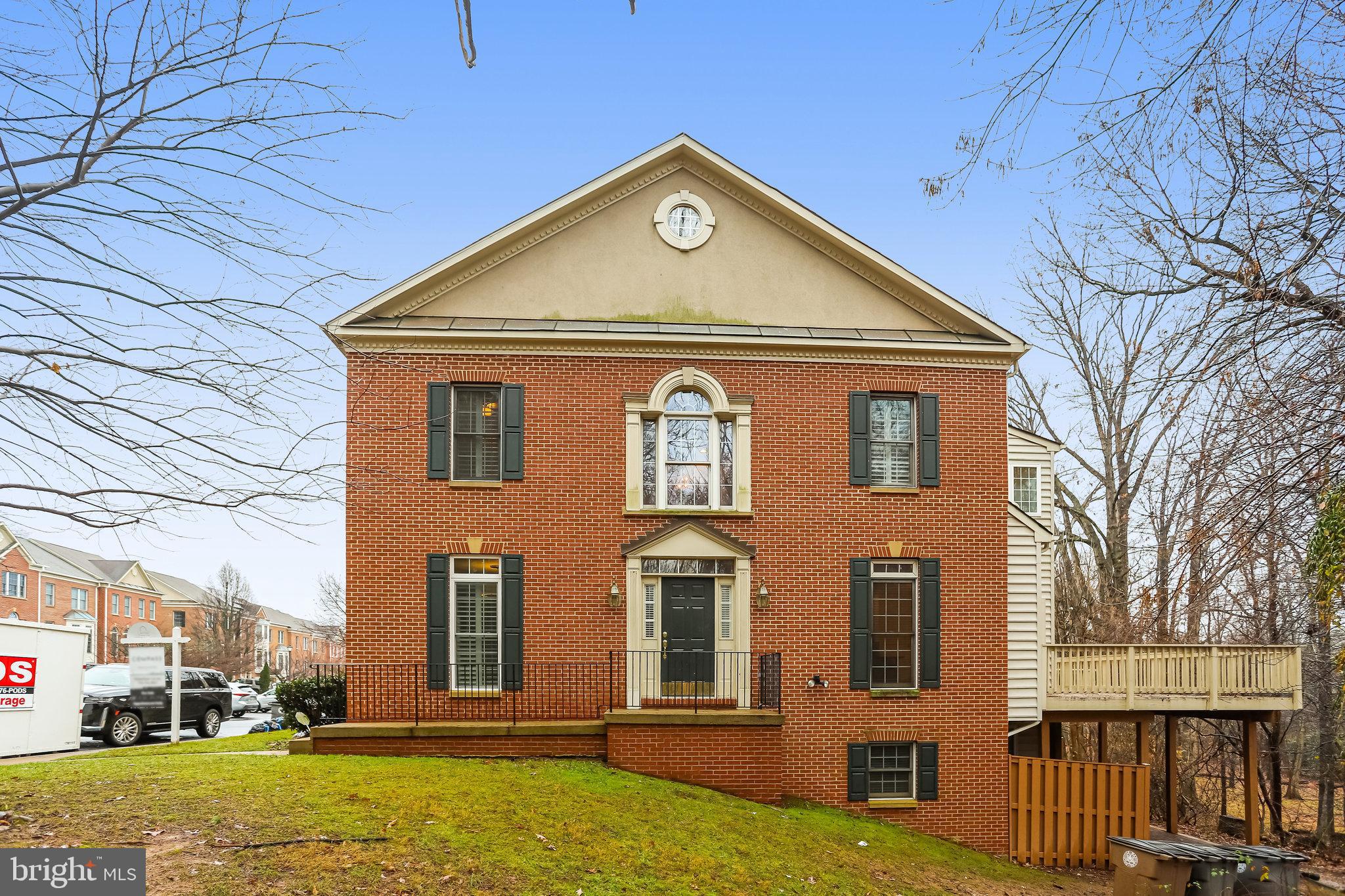 ROSE HILL FALLS - Residential