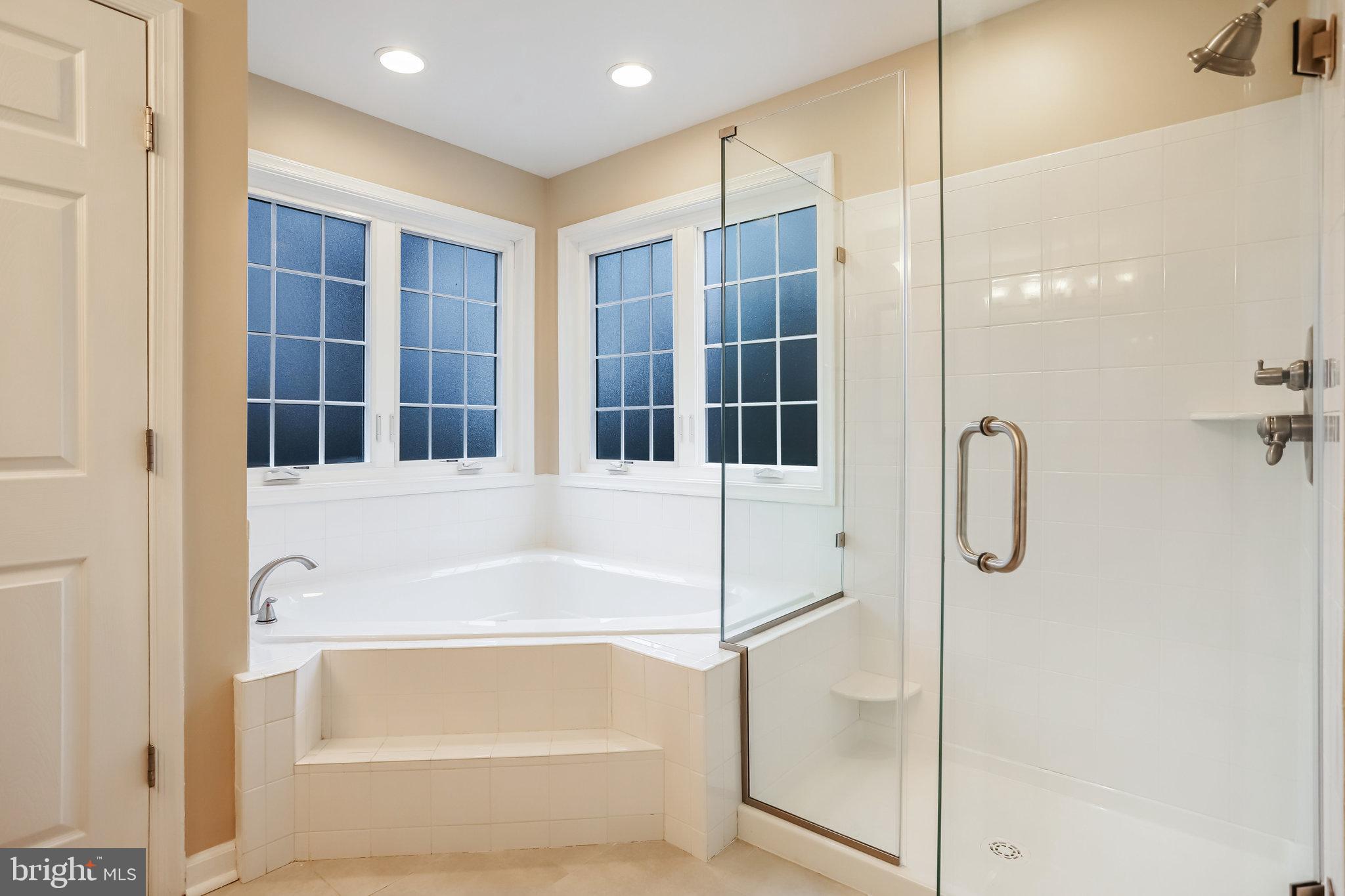 ROSE HILL FALLS - Residential