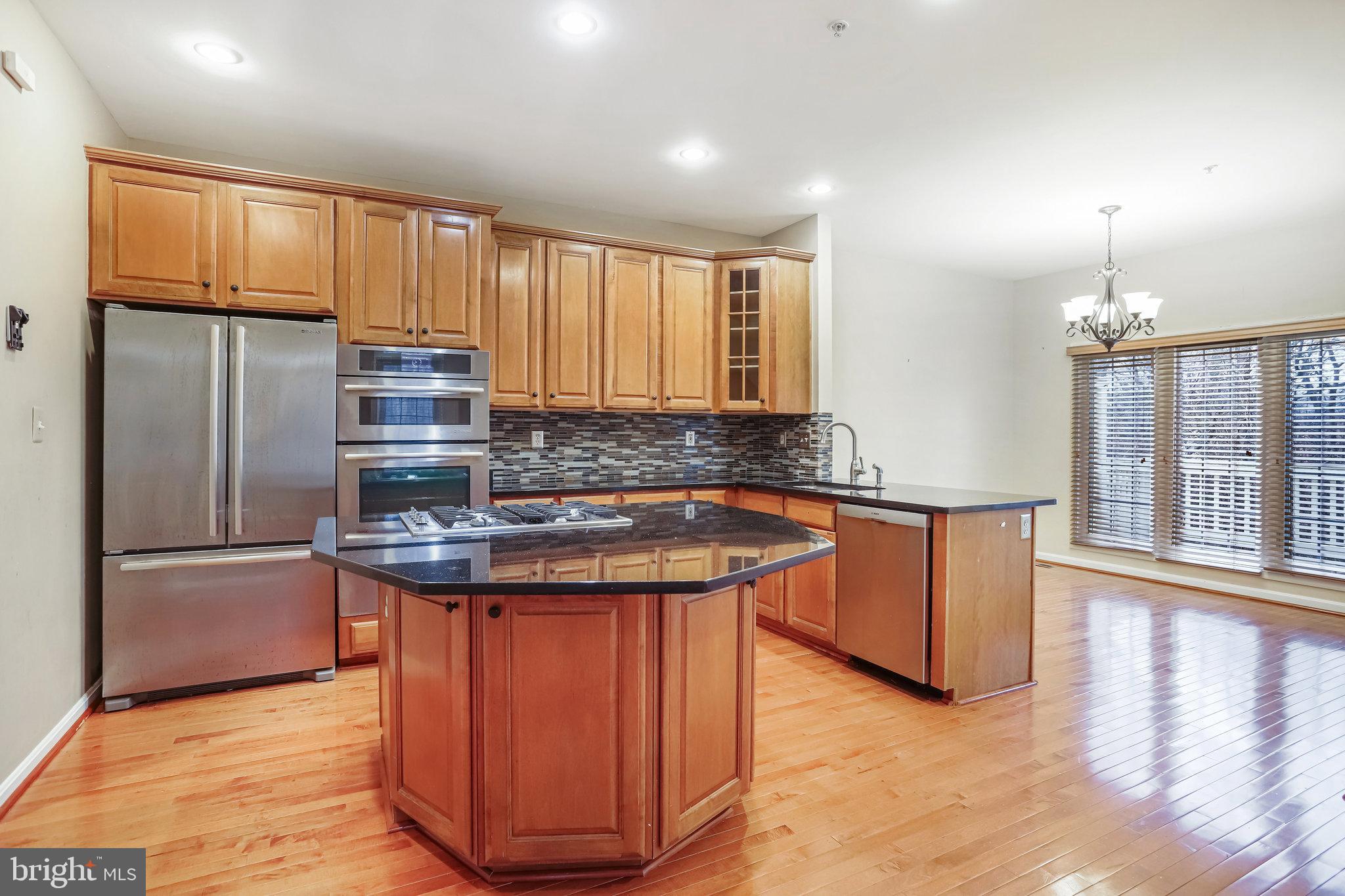 ROSE HILL FALLS - Residential