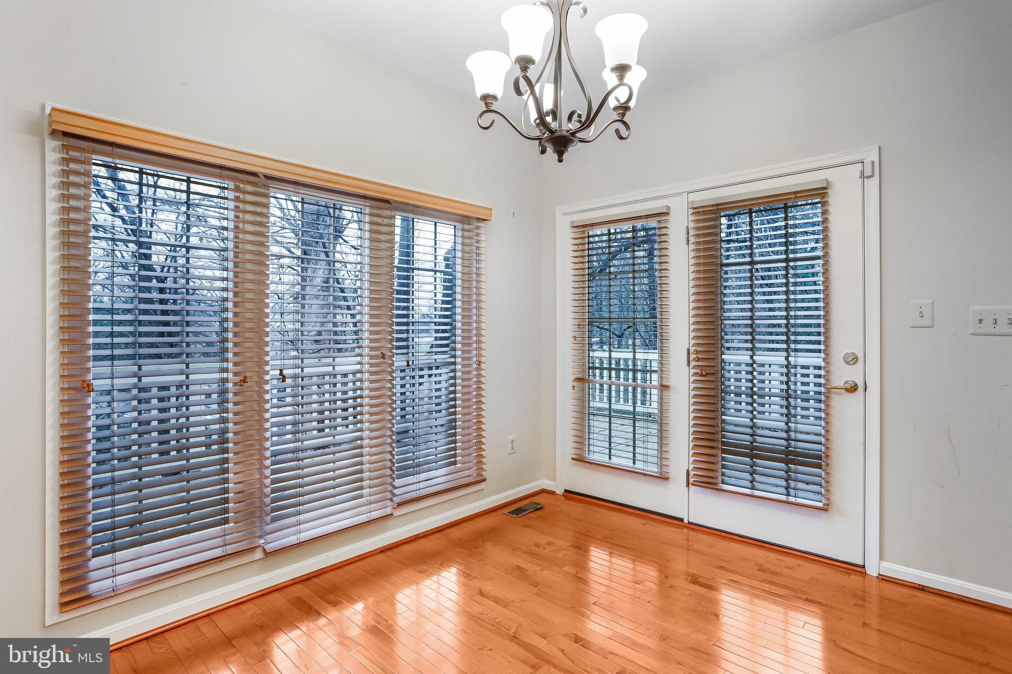 ROSE HILL FALLS - Residential