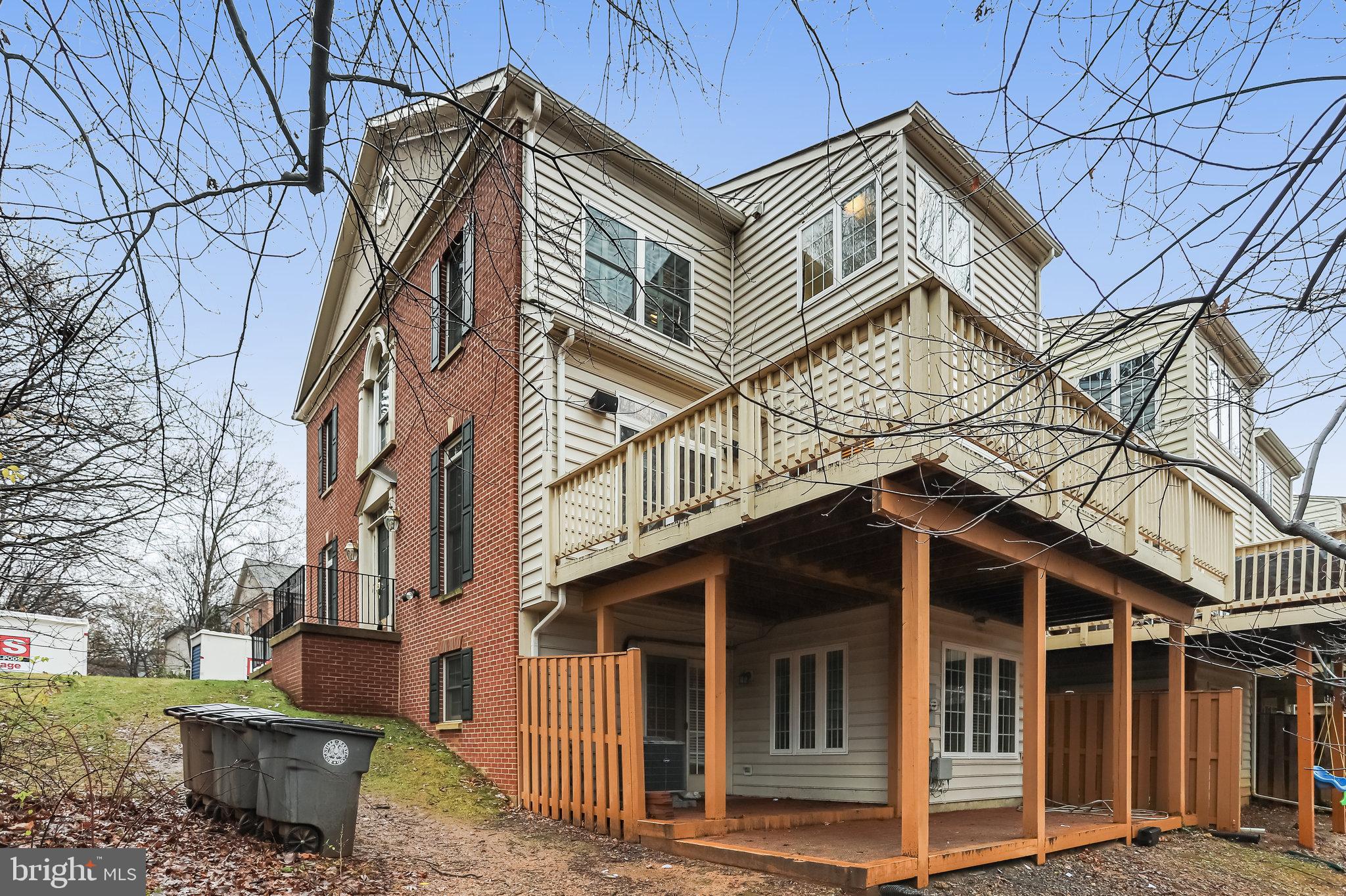 ROSE HILL FALLS - Residential