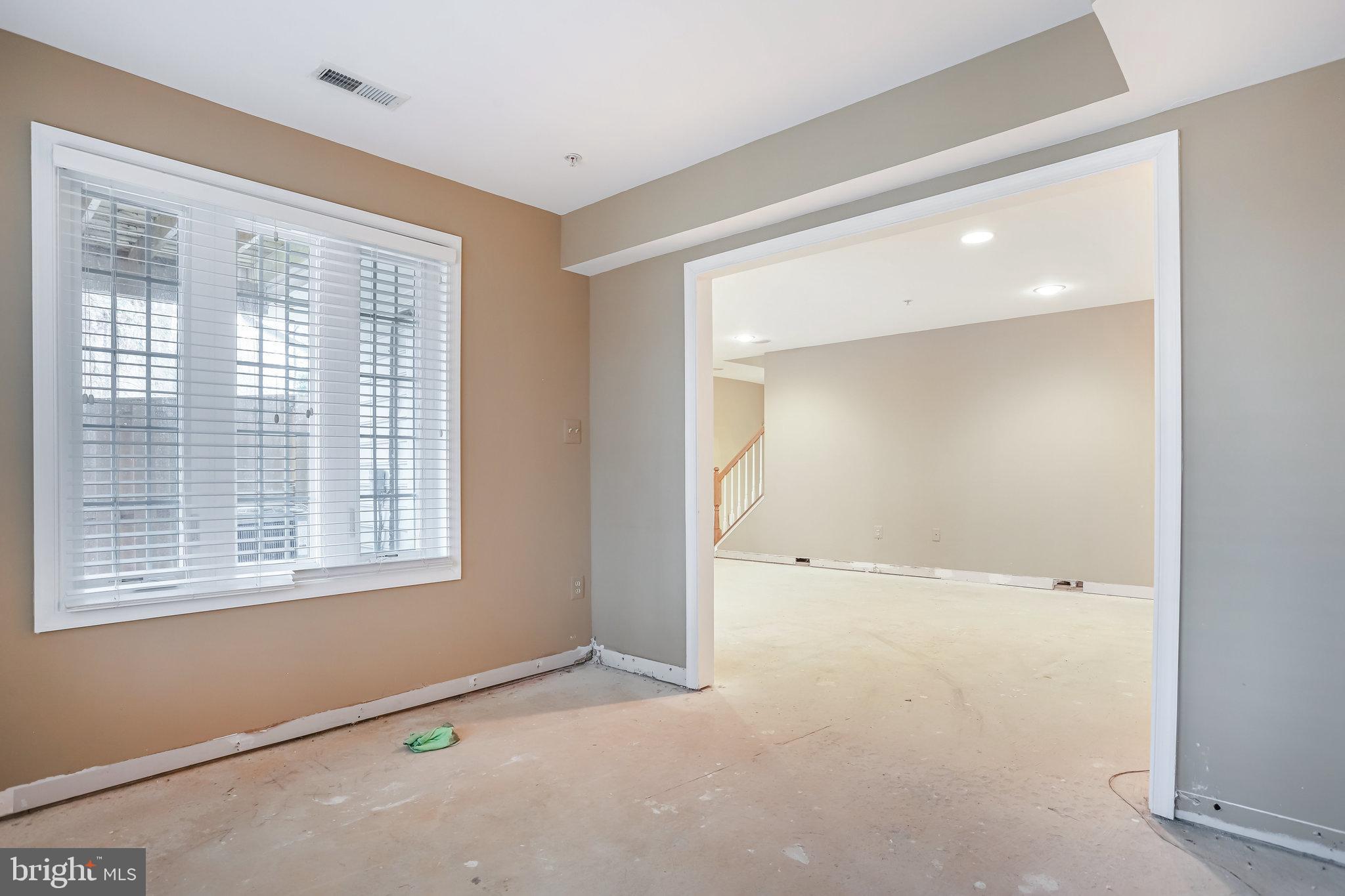 ROSE HILL FALLS - Residential