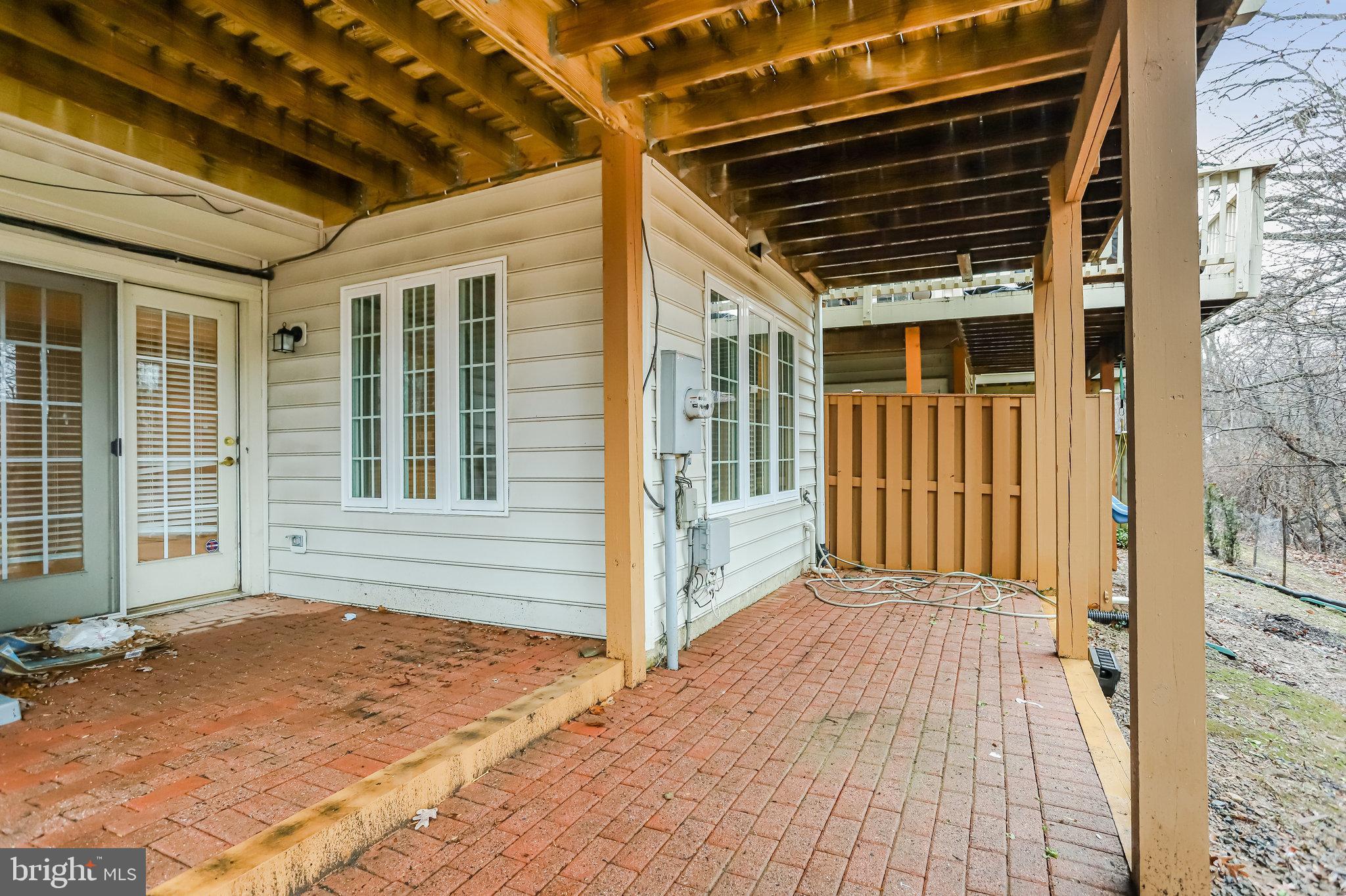 ROSE HILL FALLS - Residential