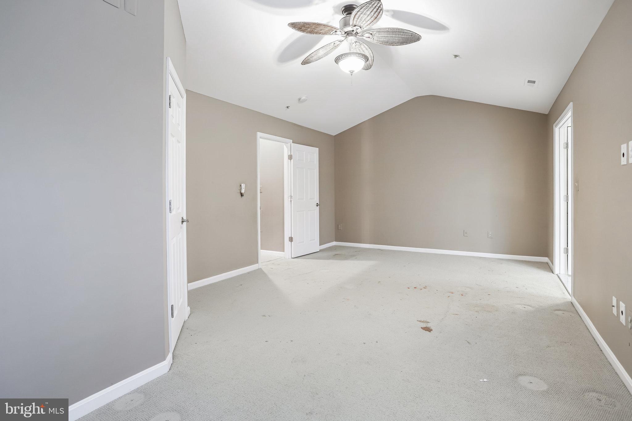 ROSE HILL FALLS - Residential