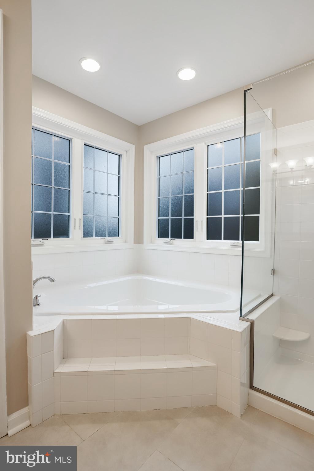 ROSE HILL FALLS - Residential