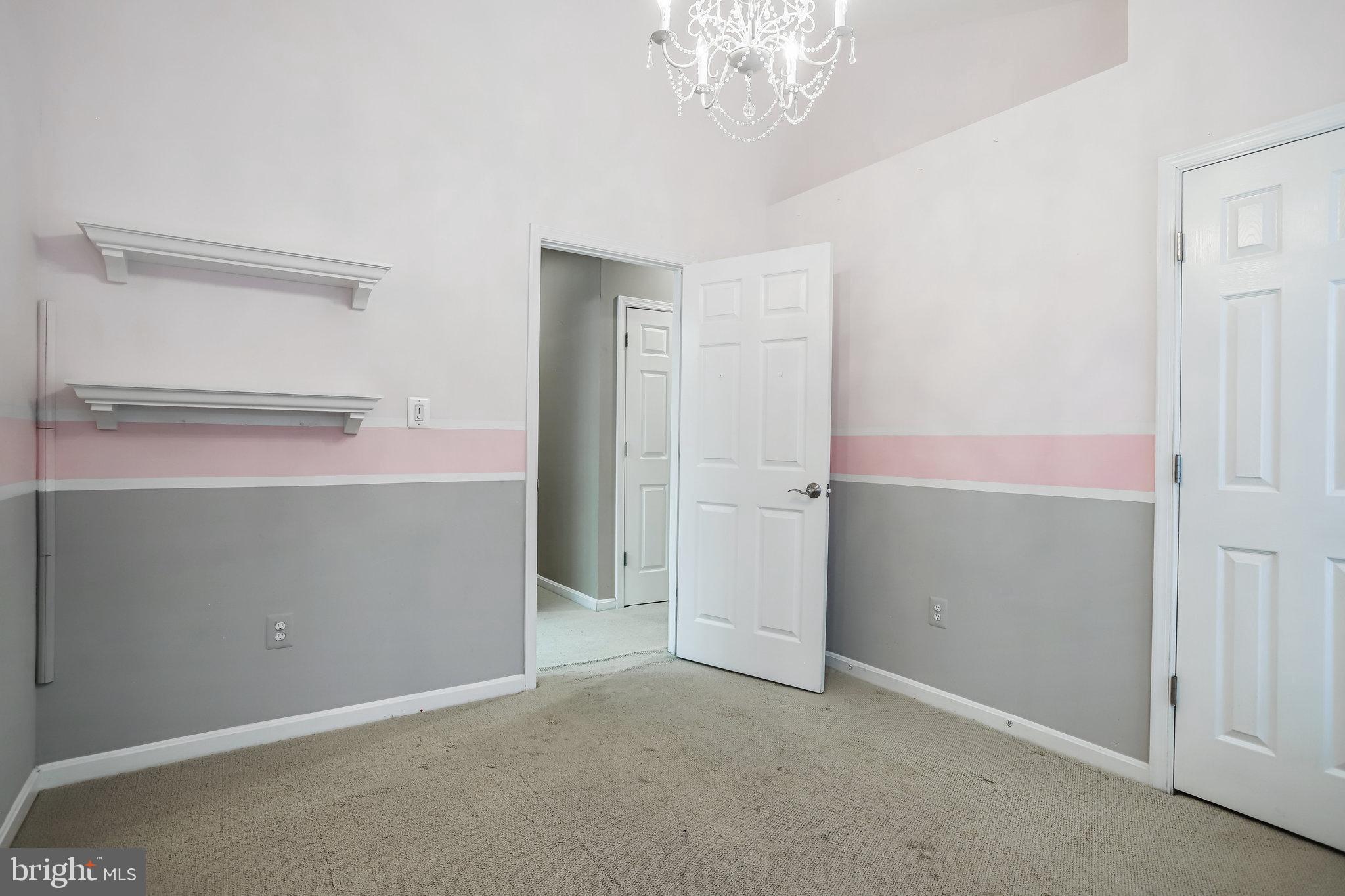 ROSE HILL FALLS - Residential