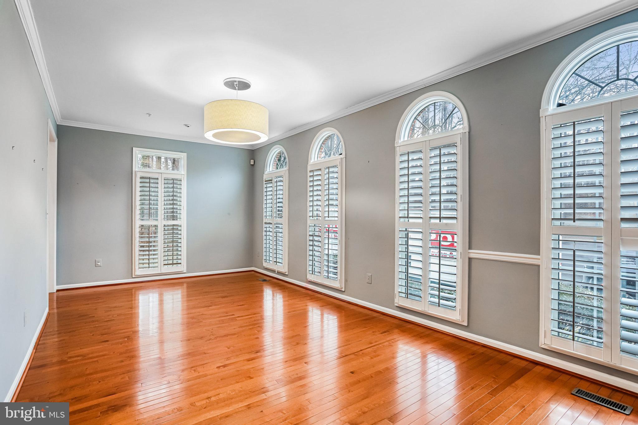 ROSE HILL FALLS - Residential