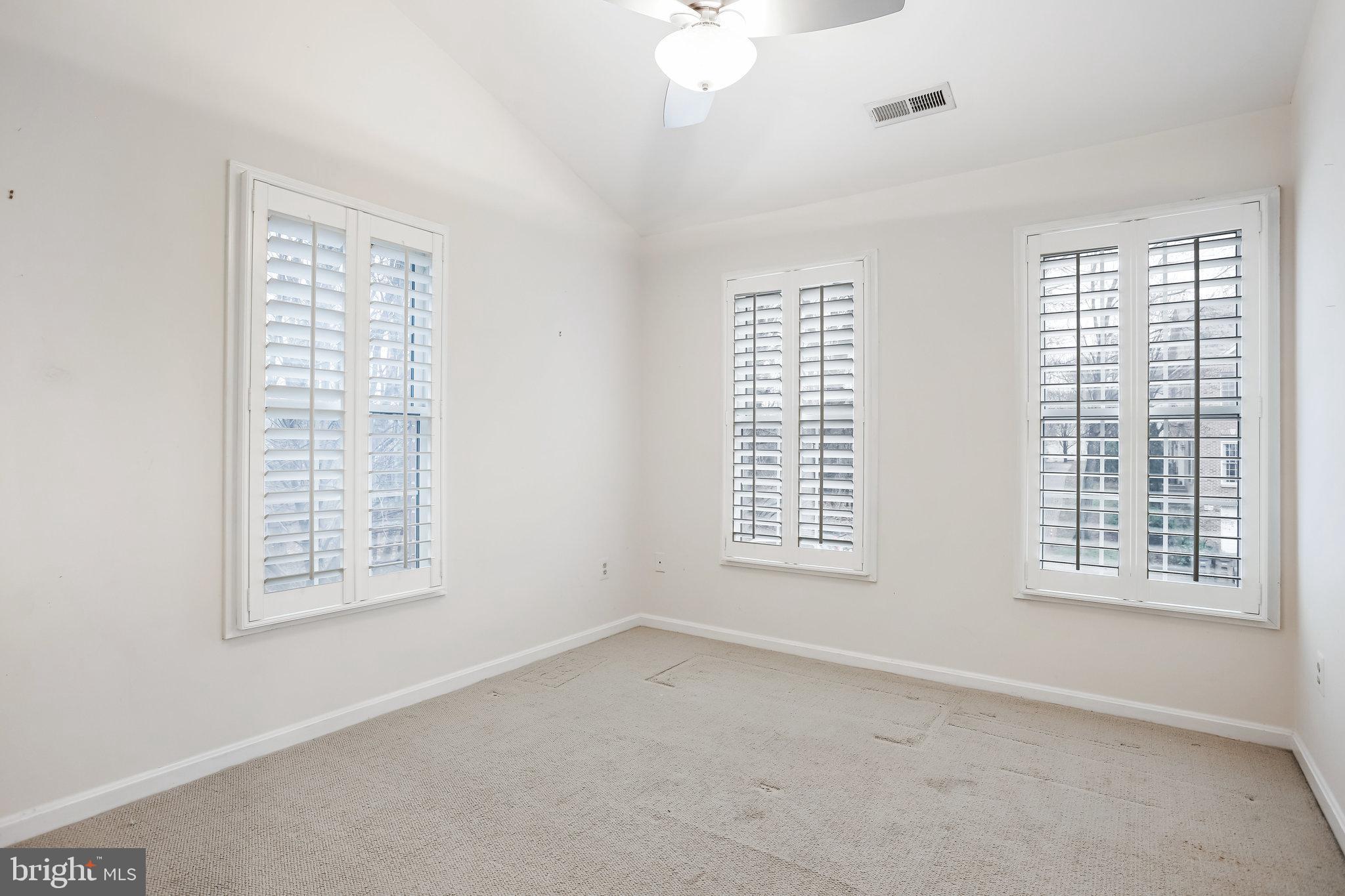 ROSE HILL FALLS - Residential