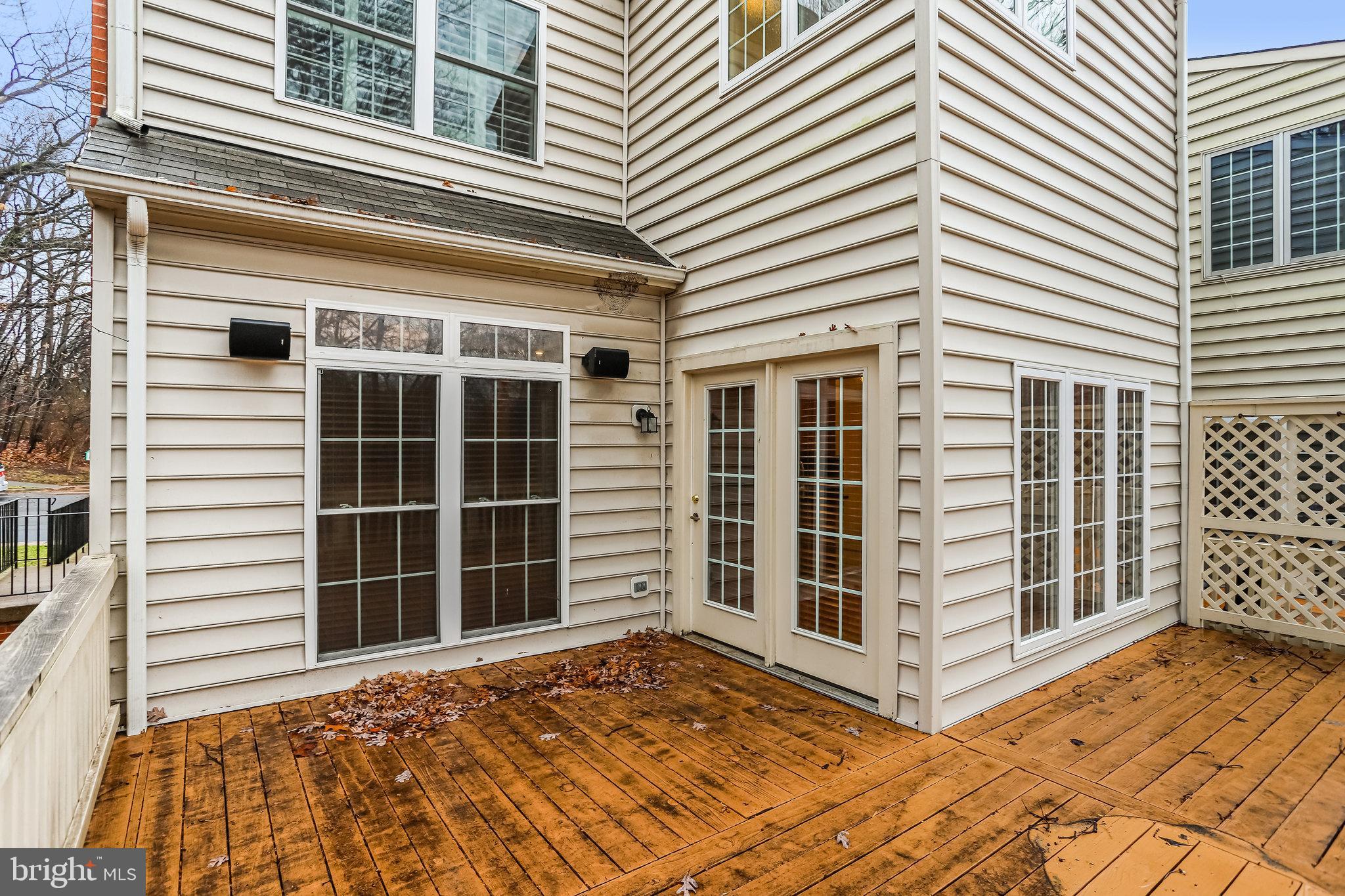 ROSE HILL FALLS - Residential