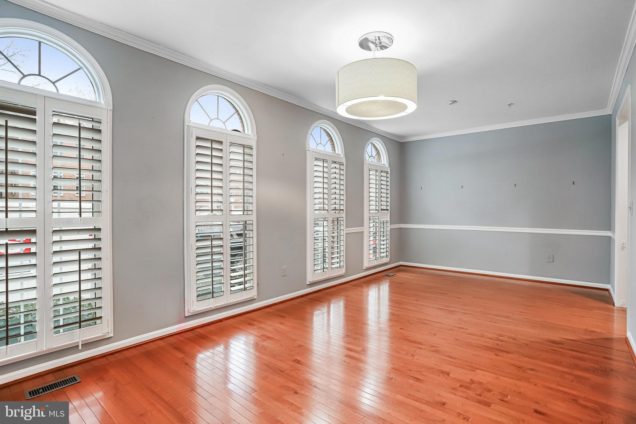 ROSE HILL FALLS - Residential