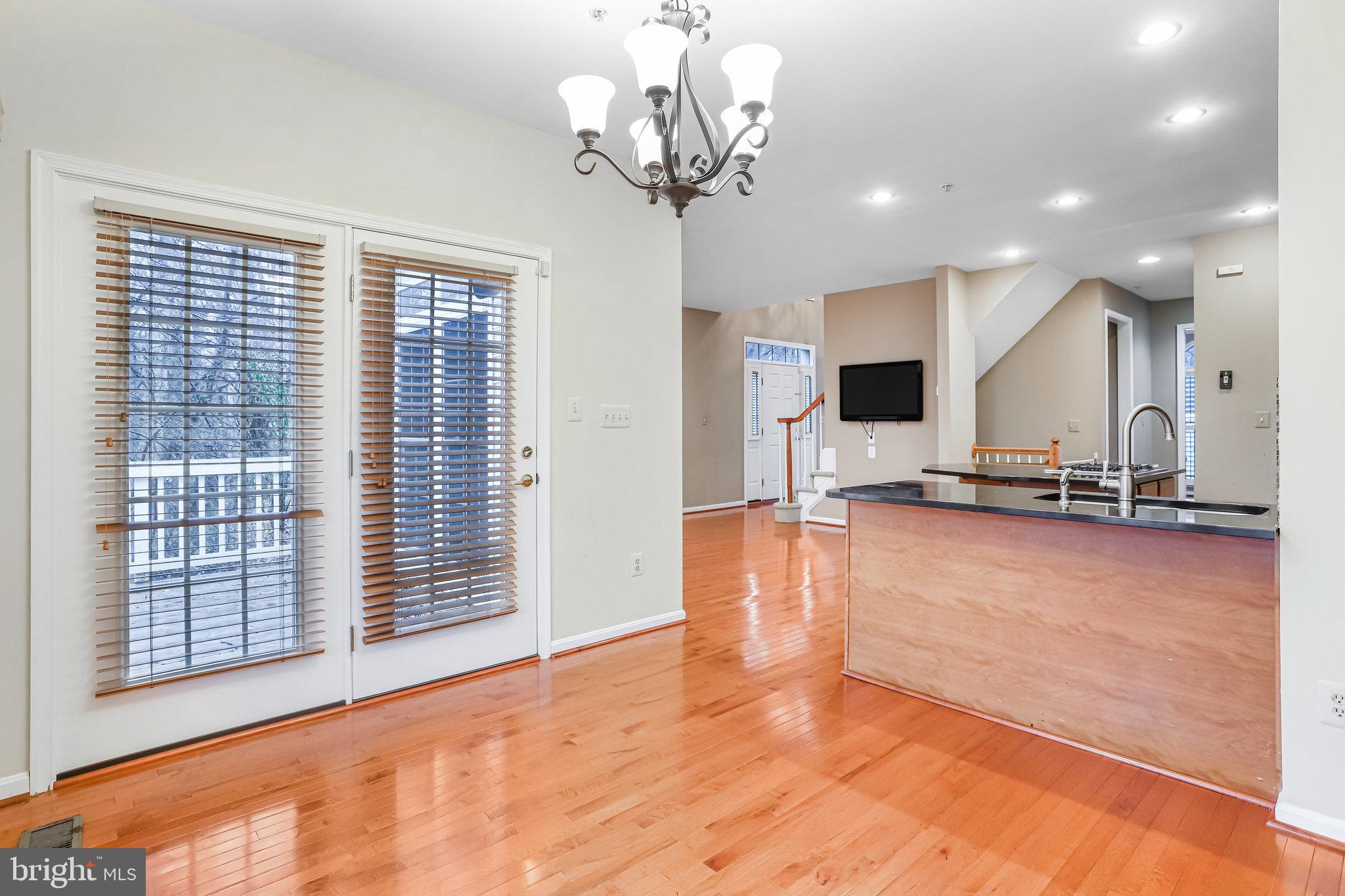 ROSE HILL FALLS - Residential