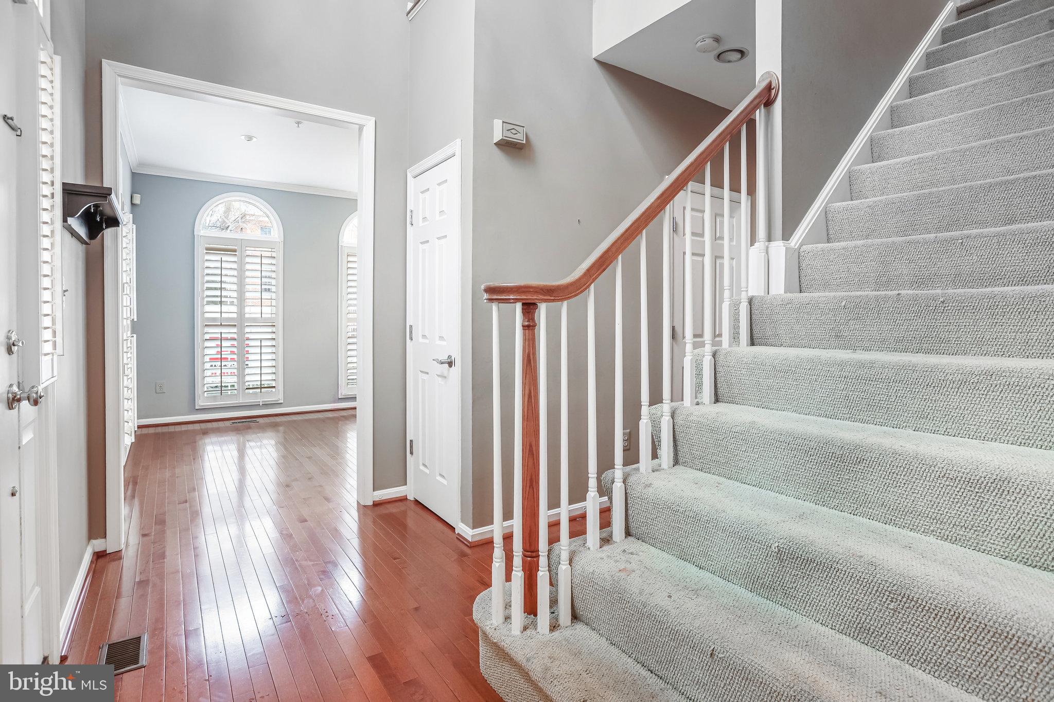 ROSE HILL FALLS - Residential