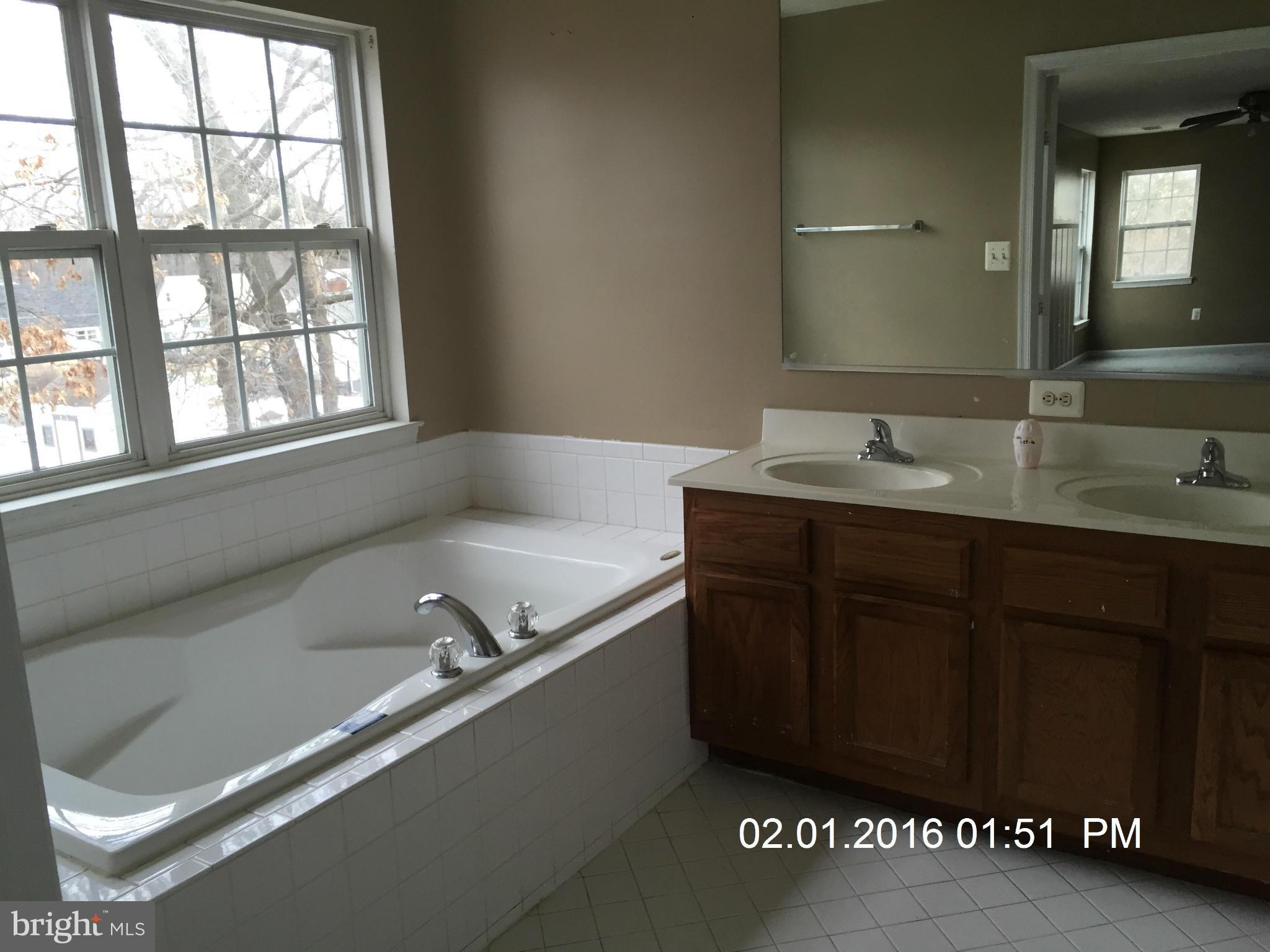 COUNTRYSIDE - Residential