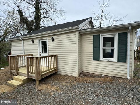 Townhouse For Sale - 243 Cambridge Street<br/> Stafford County, FREDERICKSBURG, VA 22405