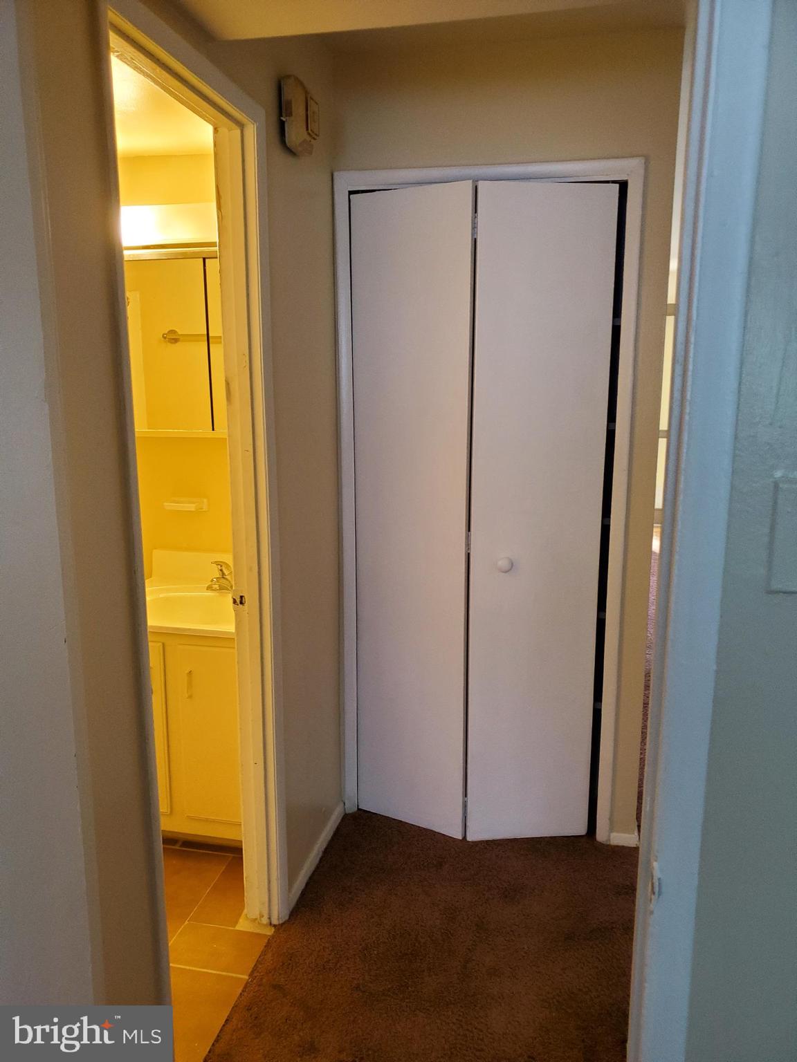 HOLLY HILL CONDOMINIUMS - Residential Lease